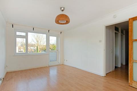 1 bedroom flat for sale, Elton Close, Hampton WIck, Kingston upon Thames KT1