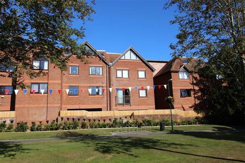 2 bedroom apartment for sale, Old Milton Road, New Milton, Hampshire, BH25