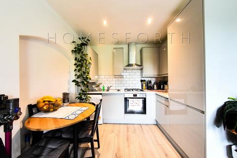 1 bedroom flat for sale, Okehampton, Kensal Rise, NW10