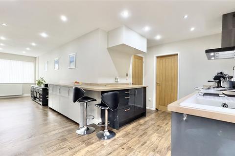 4 Brook Walk, Wirral, CH61 4YN