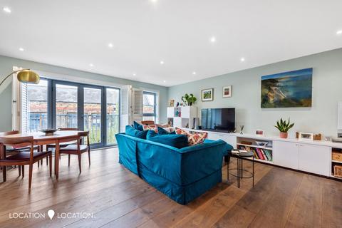 2 bedroom apartment for sale, Church Walk, London, N16