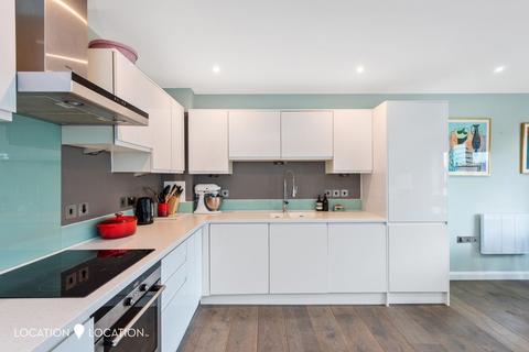 2 bedroom apartment for sale, Church Walk, London, N16