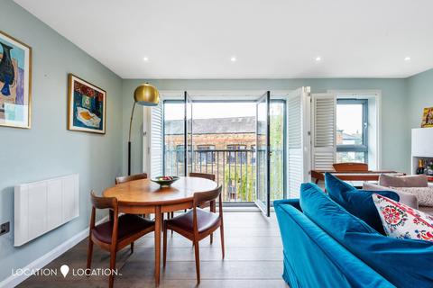 2 bedroom apartment for sale, Church Walk, London, N16