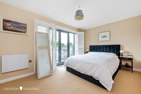 2 bedroom apartment for sale, Church Walk, London, N16