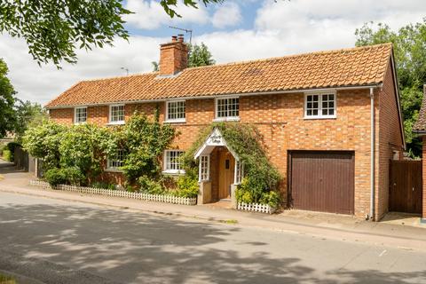 4 bedroom cottage for sale, High Street, Bedford MK44