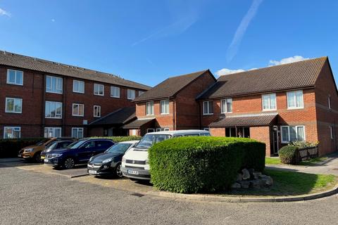 1 bedroom flat for sale, Manor Farm Court Manor Farm Lane, Egham, Surrey, TW20