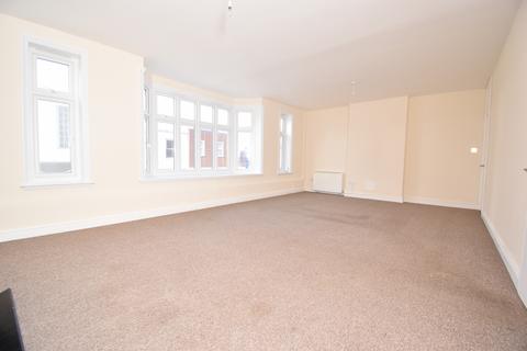 3 bedroom apartment to rent, Hamilton Road, Felixstowe, Suffolk, IP11