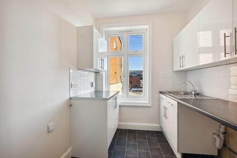 3 bedroom apartment to rent, Hamilton Road, Felixstowe, Suffolk, IP11