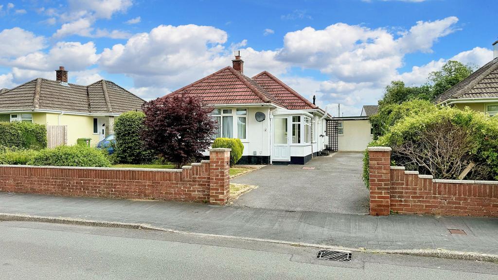 Abbrook Avenue, Kingsteignton, TQ12 3 bed detached bungalow for sale