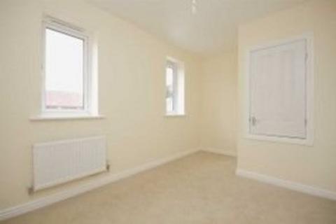 2 bedroom terraced house to rent, Pickernell Road, SP9 7FU