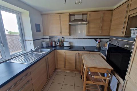 2 bedroom flat for sale, Douglas Avenue, Exmouth, EX8 2FA