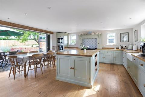 4 bedroom detached house for sale, Well Road, Crondall, Farnham, Hampshire, GU10
