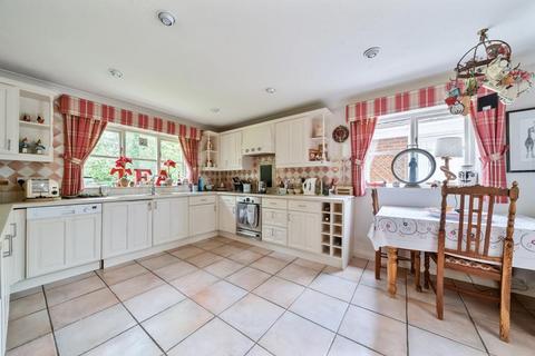 4 bedroom detached house to rent, Windsor,  Berkshire,  SL4