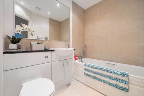 2 bedroom flat for sale, High Wycombe,  Buckinghamshire,  HP13