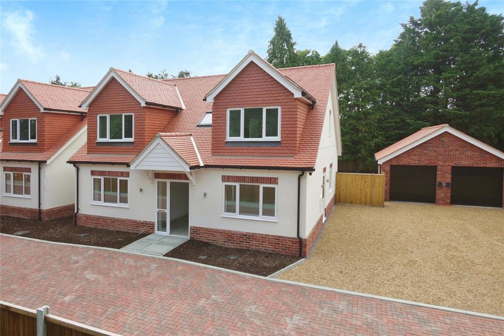 Nags Head Lane, Brentwood, Essex, CM14 4 bed detached house for sale £800,000