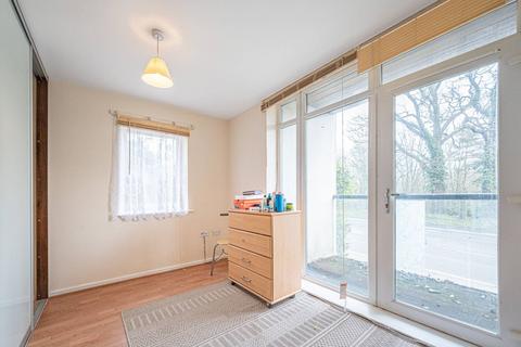 2 bedroom flat to rent, Newhall House, Mill Hill East, London, NW7