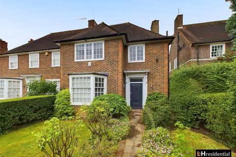 4 bedroom semi-detached house to rent, Gurney Drive, London N2