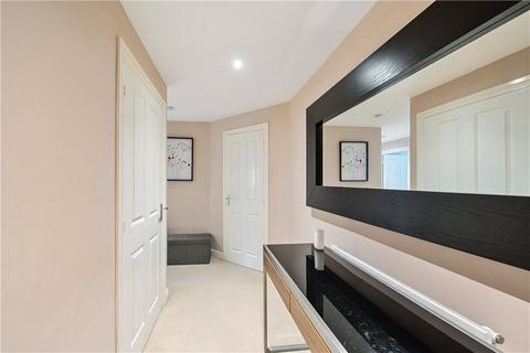 2 bedroom apartment for sale, Plantation Close, Bushey, Hertfordshire