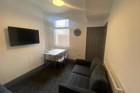 3 bedroom house to rent, Bow Street, Middlesbrough TS1