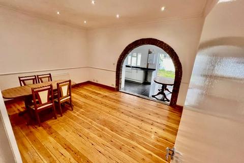 6 Northcroft Road, London, W13 9SX