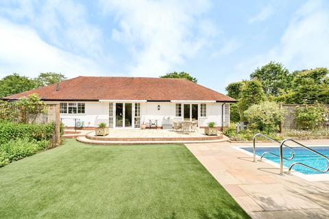 3 bedroom bungalow for sale, High Park Avenue, East Horsley, KT24