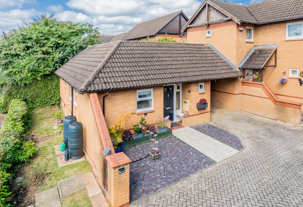 Epsom Grove, Milton Keynes, MK3, 1 bed detached bungalow for sale £