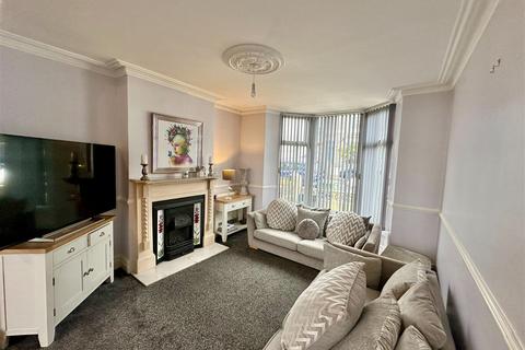 4 bedroom end of terrace house for sale, Carlton Road, Torquay, TQ1 1LZ