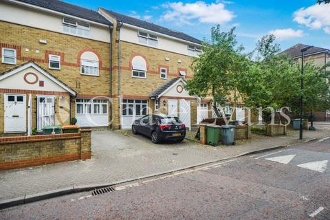6 bedroom house for sale, Hallywell Crescent, Beckton E6
