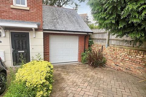 10 Chalice Close, Parkstone, Poole, BH14 0JS