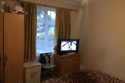 2 bedroom maisonette to rent, Feltham TW13