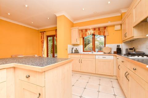 4 bedroom detached house for sale, Weaver Close, Croydon, Surrey