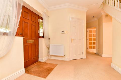 9 Weaver Close, Croydon, CR0 5TS