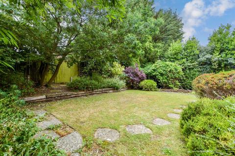 9 Weaver Close, Croydon, CR0 5TS