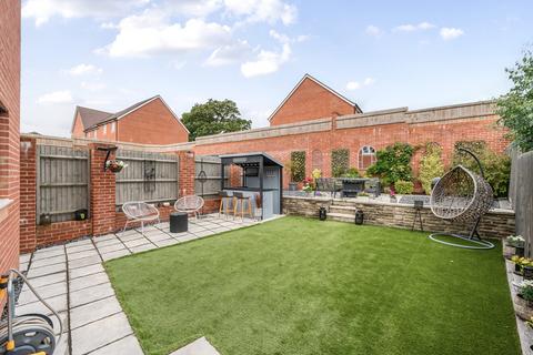 4 Berwick Close, Binfield, Bracknell, RG42 4JD