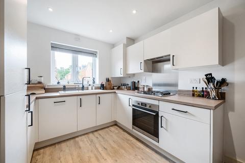 4 Berwick Close, Binfield, Bracknell, RG42 4JD