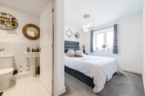 4 Berwick Close, Binfield, Bracknell, RG42 4JD
