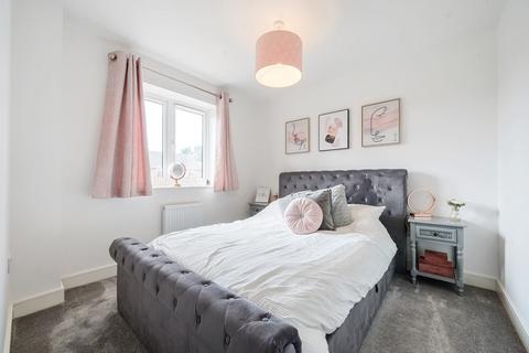 4 Berwick Close, Binfield, Bracknell, RG42 4JD