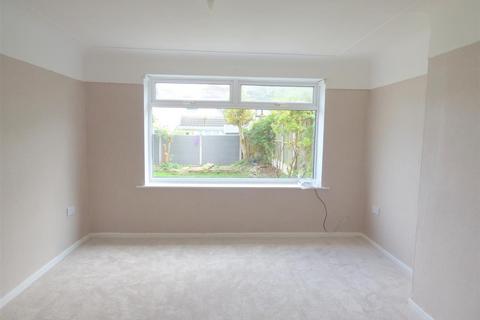 3 bedroom semi-detached house to rent, Huyton, Liverpool L36