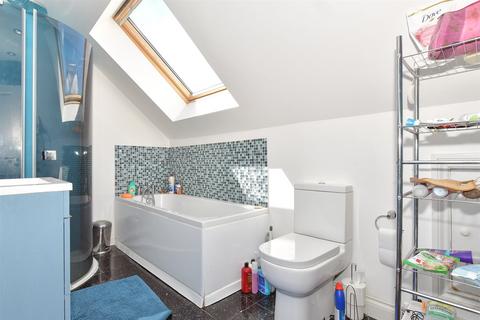 31 Ironside Close, Chatham, ME5 0EL