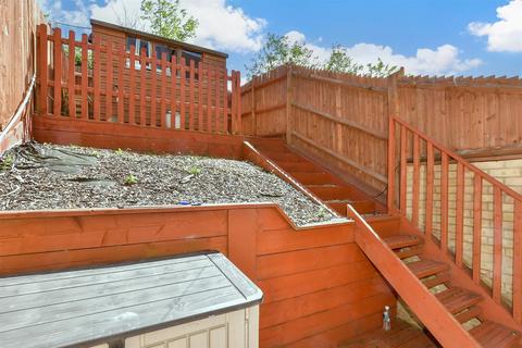 31 Ironside Close, Chatham, ME5 0EL