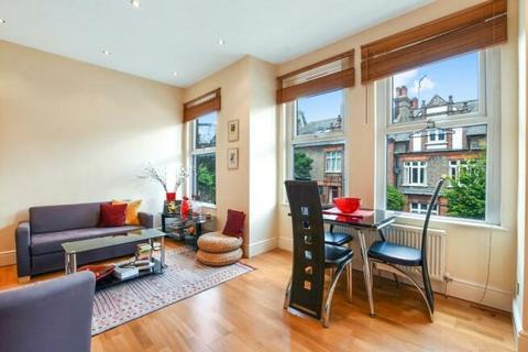 1 bedroom flat to rent, 16 Agincourt Road, London NW3