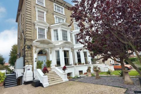 1 bedroom apartment to rent, North Parade, Lowestoft NR32