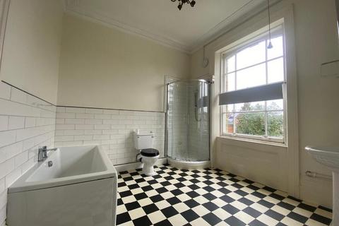 1 bedroom apartment to rent, North Parade, Lowestoft NR32