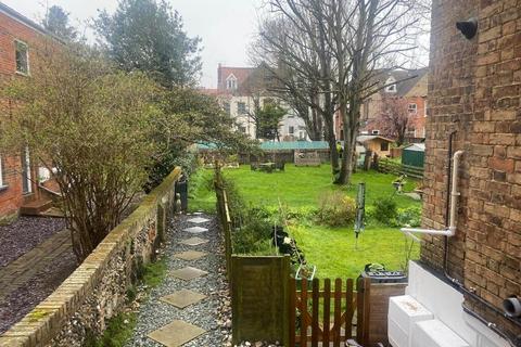 1 bedroom apartment to rent, North Parade, Lowestoft NR32