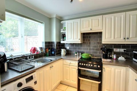 11 Duncton Close, Haywards Heath, RH16 4DX