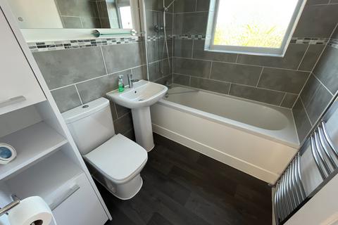 42 Ravens Way, Burton-on-trent, DE14 2JS