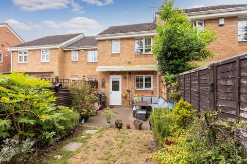 86 Blunden Drive, Slough, SL3 8WQ