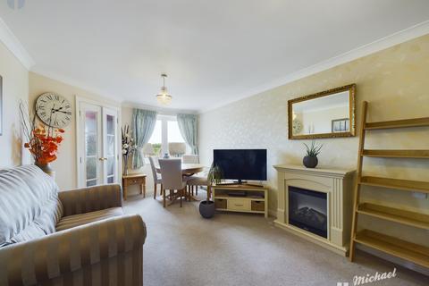 1 bedroom apartment for sale, Pearl Court, Croft Road, Aylesbury, Buckinghamshire