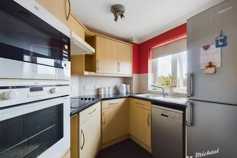 1 bedroom apartment for sale, Pearl Court, Croft Road, Aylesbury, Buckinghamshire