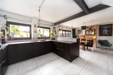 26 Bampton Road, Llanrumney, Cardiff, CF3 5SE